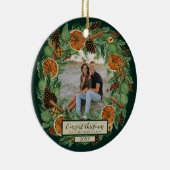 Erste Weihnachtsfeier Ein Foto Rustikaler Kiefernk Keramik Ornament (Rechts)