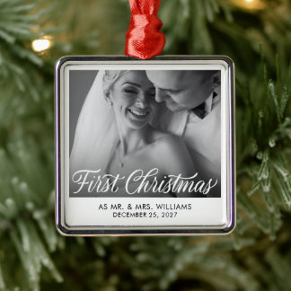 Erste Weihnachtsfeier | Elegantes, frisch gezogene Ornament Aus Metall