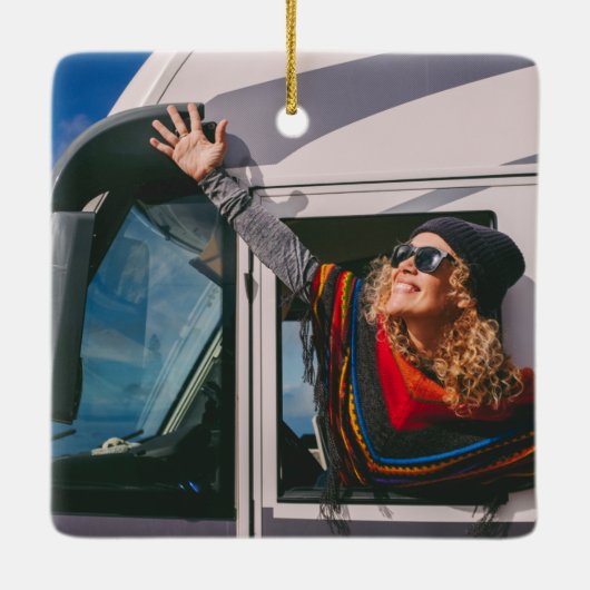 Erste Weihnachtsfeier im Camper RV Rustikales Foto Keramikornament (Rückseite)