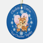 Erste Weihnachtsfeier mit Mama-Tochter Reindeer Keramik Ornament (Links)