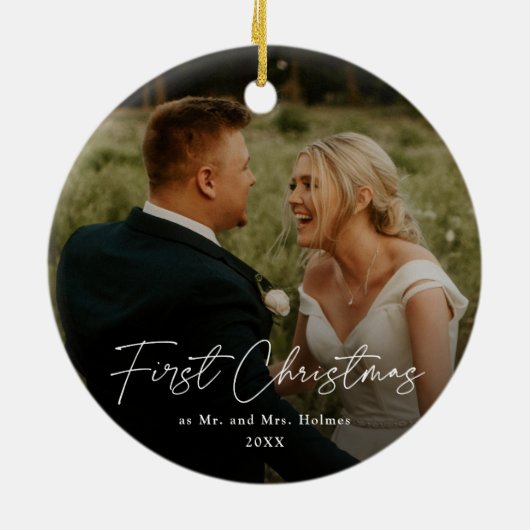 Erste Weihnachtsfeier Modernes handgeschriebenes H Keramik Ornament (Hinten)