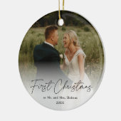 Erste Weihnachtsfeier Modernes handgeschriebenes H Keramik Ornament (Links)