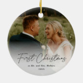 Erste Weihnachtsfeier Modernes handgeschriebenes H Keramik Ornament (Hinten)