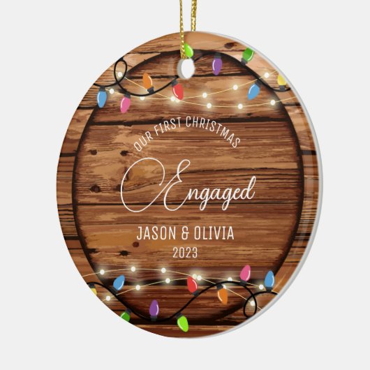 Erste Weihnachtsfeier Verlobtes rustikales String Keramik Ornament (Links)
