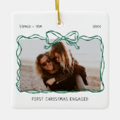Erste Weihnachtszeit Verlobter, grüner Handgezeich Keramikornament (Vorderseite)