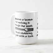 Erstechen mit einer Gabel-lustigen Tasse (Vorderseite Links)