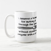 Erstechen mit einer Gabel-lustigen Tasse (Links)