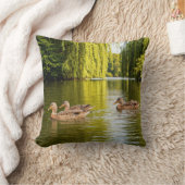 Erstellen Sie ein Bild einer Gruppe von Seehühnern Kissen (Decke)