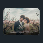 Erstellen Sie Ihr eigenes Foto Vielen Dank für Ihr Magnet<br><div class="desc">Erstellen Sie Ihr eigenes elegantes Foto,  Danke,  Hochzeit Magnet. Elegante Hochzeitsgunst für Ihre Hochzeitsgäste. Fügen Sie Ihr Foto,  Namen und Datum zu personalisieren.</div>
