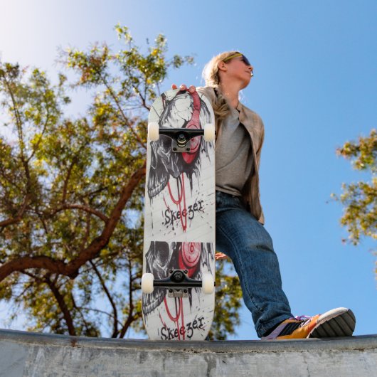 Erstellen Sie Ihre eigenen Edgy Fashion Skull Styl Skateboard (Außenbereich 1)