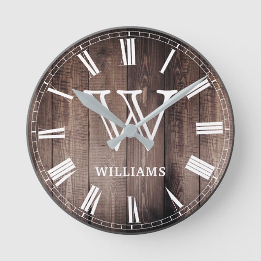 Erstellen Sie Ihren eigenen rustikalen Monogram Ba Runde Wanduhr (Vorderseite)
