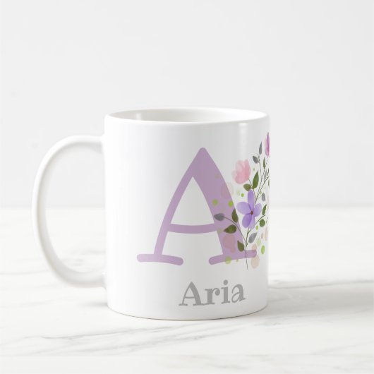 Erster Anfangsbuchstabe plus Name Aria mit Blumen Kaffeetasse (Links)