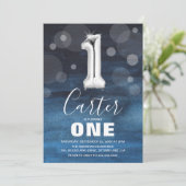Erster Geburtstag Silberballon | Blaues Party Einladung (Stehend Vorderseite)