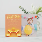 Erster Rundgang durch das Foto 1. Geburtstag Einladung (Stehend Vorderseite)