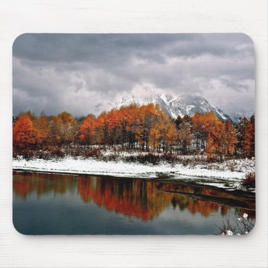 ERSTER SCHNEE AN GROSSARTIGEM TETON MOUSEPAD (Vorne)