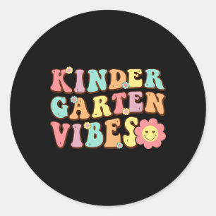 Erster Schultag Kindergarten Vibes Studentenlehrer Runder Aufkleber