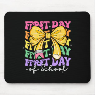 Erster Schultag Lehrer Bleistift Bow Zurück zur Sc Mousepad