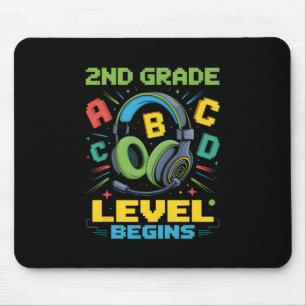 Erster Tag der 2. Klasse beginnt Level-Shirt Gamer Mousepad