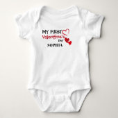 Erster Valentinstag Baby Strampler (Vorderseite)