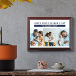 Erster Vatertag als Papa Wood Foto Plaque Awardplakette<br><div class="desc">Happy First Vatertag Holz Foto-Plakette mit 3 Ihrer Lieblings-Fotos. Der Wortlaut ist vollständig editierbar und liest derzeit "Happy First Vatertag als [Baby name's] daddy" und Sie können dies zu Anzug Ihrer Veranstaltung bearbeiten. Dieses Design hat eine Farbpalette aus Weiß mit dunkelmarineblau Typografie. Wenn Sie gewollt, die Farben zu bearbeiten, um...</div>