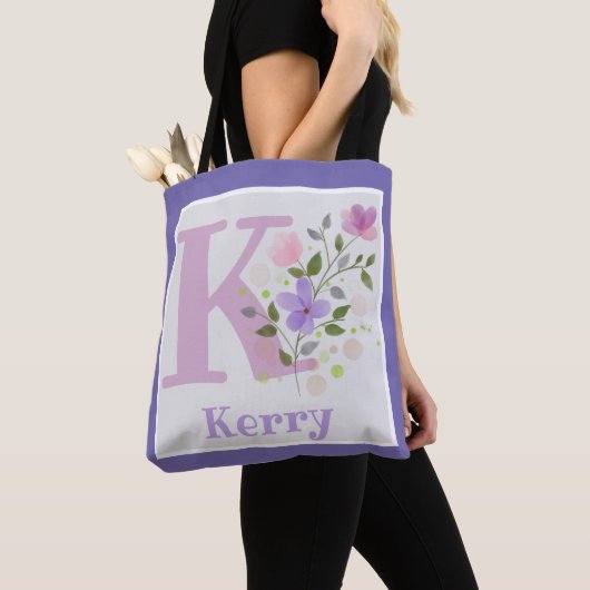 Erster Vorname Plus Name Kerry mit Blume Tasche (Von Nahem)