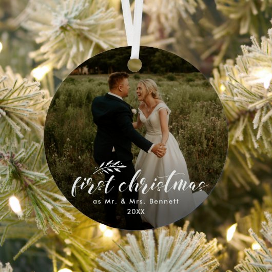 Erster Weihnachtschic Handgeschriebener Feiertag Ornament Aus Metall (InSitu)