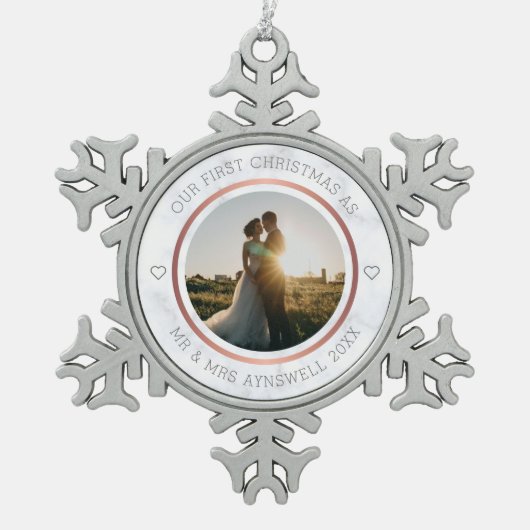 Erster Weihnachtsmann & Foto Elegant Marmor Schneeflocken Zinn-Ornament (Vorderseite)