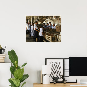 Erster Weltkrieg Farmerettes packen Pfirsiche Virg Poster