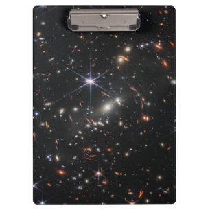 Erstes Deep Field of Universe von James webb Klemmbrett