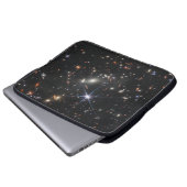 Erstes Deep Field of Universe von James webb Laptopschutzhülle (Vorne Knopf)