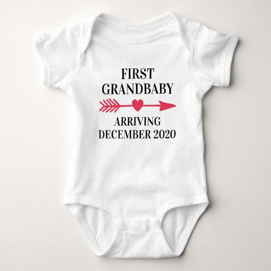 Erstes Grandbaby mit Boho Arrow Baby Strampler (Vorderseite)