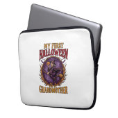 Erstes Halloween als Großmutter Hexe Kürbis Fleder Laptopschutzhülle (Vorderseite Links)