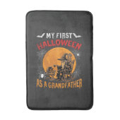 Erstes Halloween als Großvater Zauberer Fledermaus Badematte (Vorderseite Vertikal)