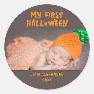 Erstes Halloween-Baby-Foto Grau Runder Aufkleber