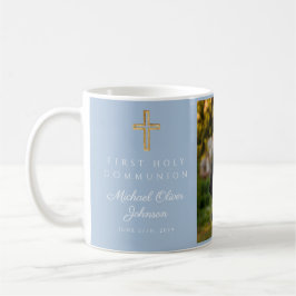 Erstes Kommunionsfoto mit blauem religiösen Kreuz Kaffeetasse