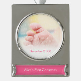 Erstes Mädchen des Babys des Weihnachten| Banner-Ornament Silber