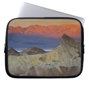 Erstes Morgenlicht am Zabriskie Point und Laptopschutzhülle