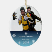 Erstes Verheiratetes Homosexuellenpaar Weihnachtss Keramik Ornament (Rechts)