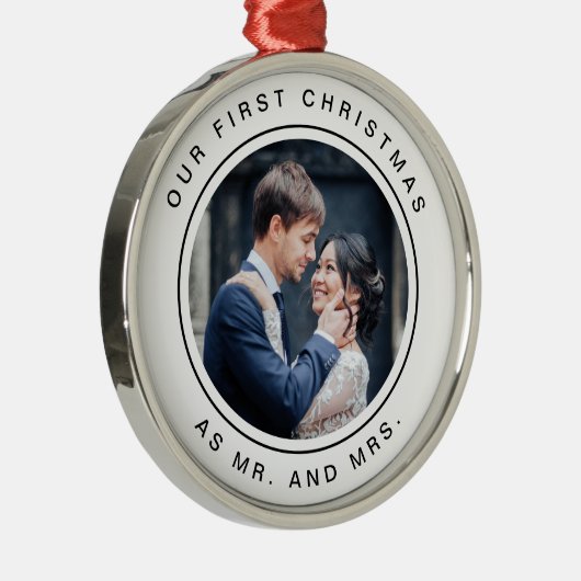 Erstes verheiratetes Schwarzweiss-Foto des Ornament Aus Metall (Rechts)