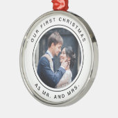 Erstes verheiratetes Schwarzweiss-Foto des Ornament Aus Metall (Links)