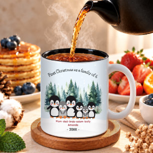 Erstes Weihnachten als Familie von 6 Pinguinen  Zweifarbige Tasse