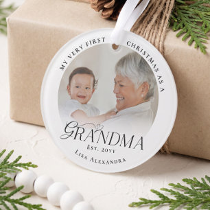 Erstes Weihnachten als Oma personalisiertes Baby-F Ornament