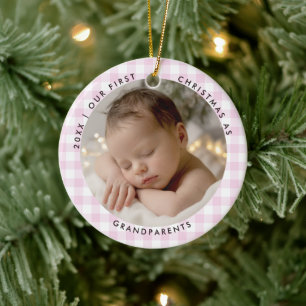 Erstes Weihnachten Großeltern Rosa Gingham-Foto Keramik Ornament