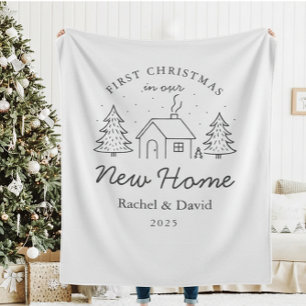 „Erstes Weihnachten in unserem neuen Zuhause“-Deck Fleecedecke
