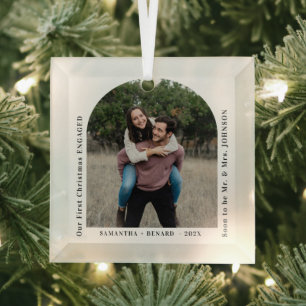 Erstes Weihnachten Verlobtes Paar Foto Bogen Ornament Aus Glas