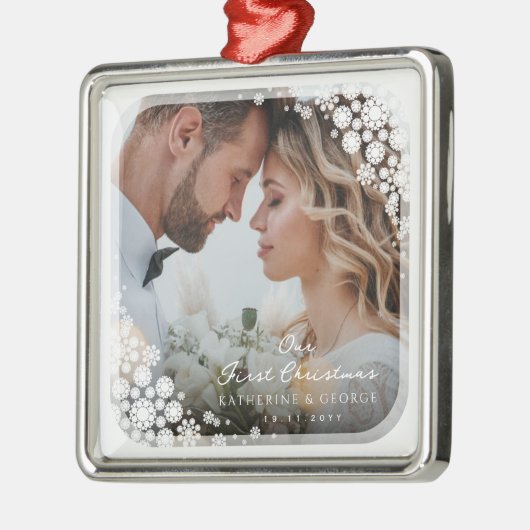 Erstes Weihnachten Weiße Schneeflocken Rahmen Foto Ornament Aus Metall (Links)