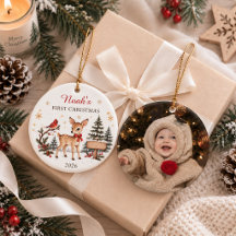 Erstes Weihnachts-Rentier- und Weihnachtsbaum-Foto