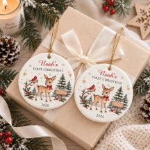 Erstes Weihnachtsrentier und Weihnachtsbaum