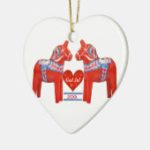 Erstes Weihnachtszusammen datiertes Schwede Dala Keramikornament (Links)