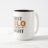 Erstflug mit Solo Zweifarbige Tasse (VorderseiteRechts)